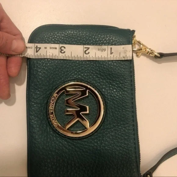 Michael kors green leather wristlet mini bag - Picture 4 of 10